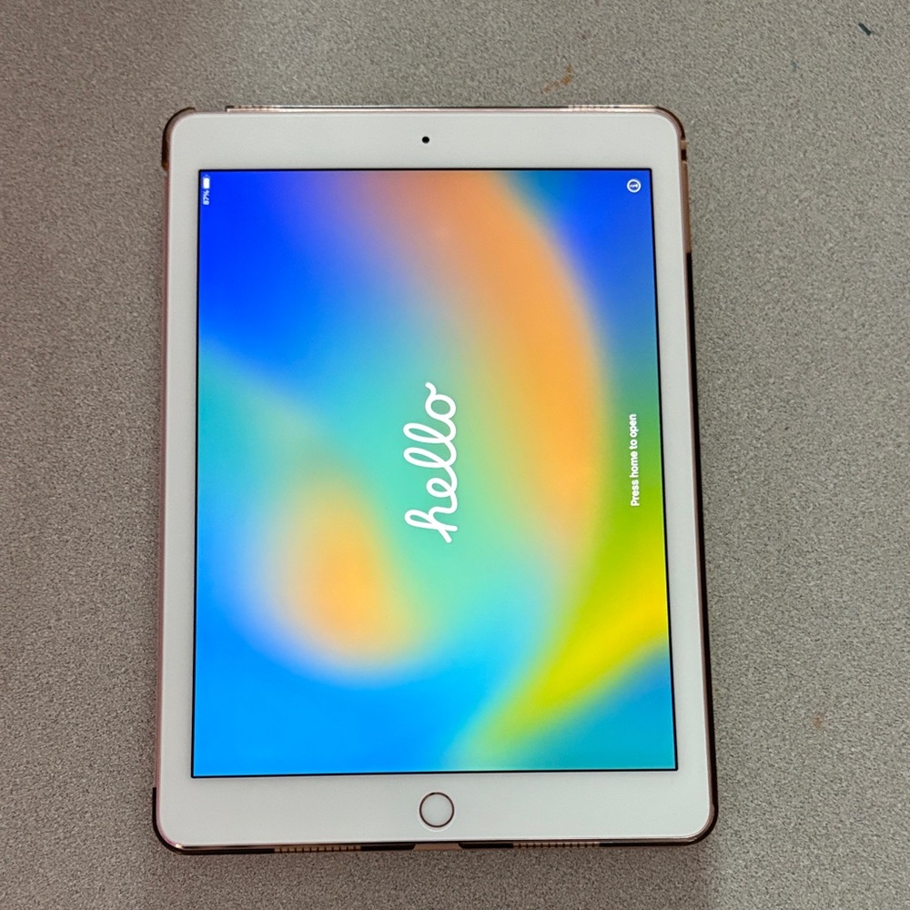 Apple Tablet in White and Gold